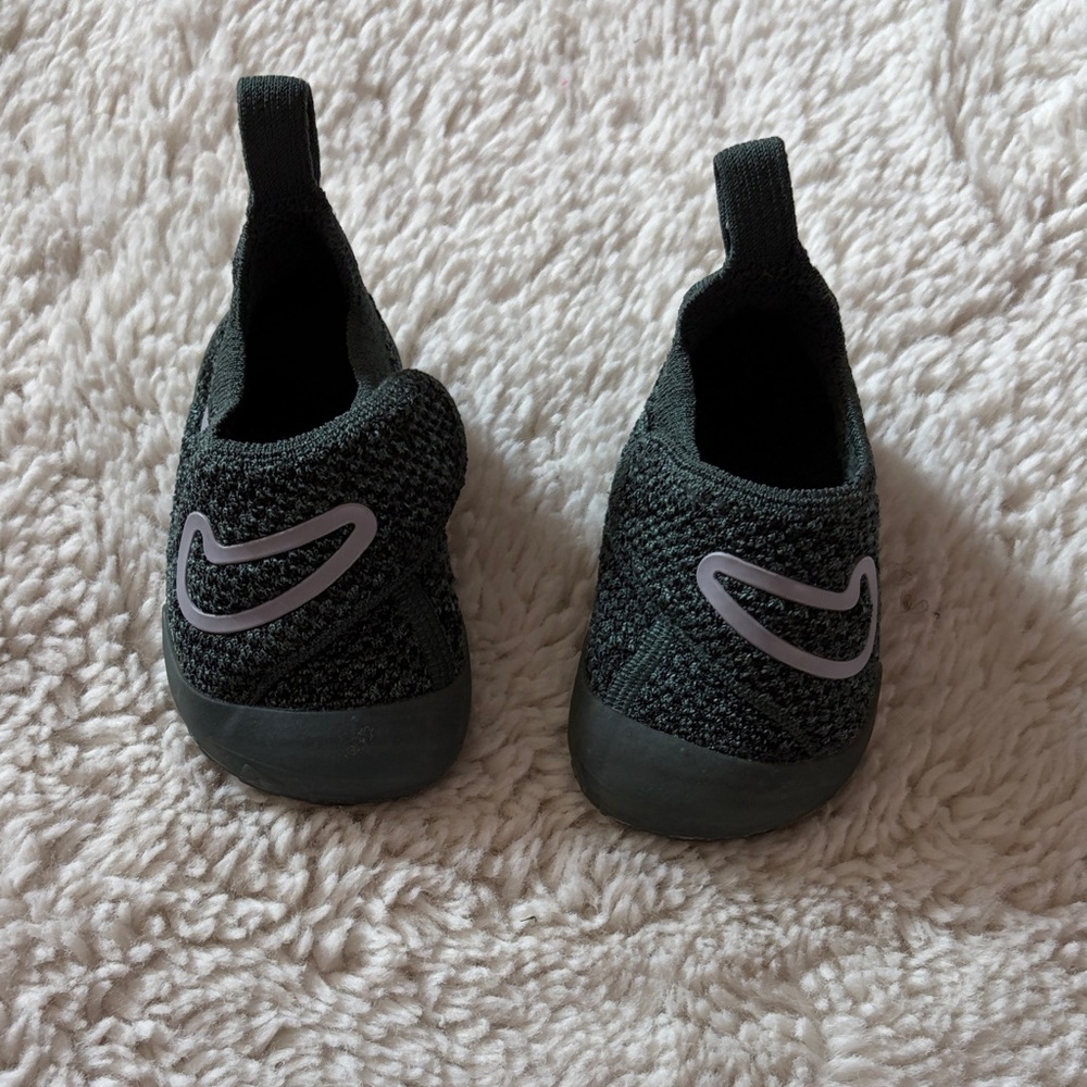 Nike Swoosh 1 Kids Green (Vintage Green) and Black  Slip-On Shoes